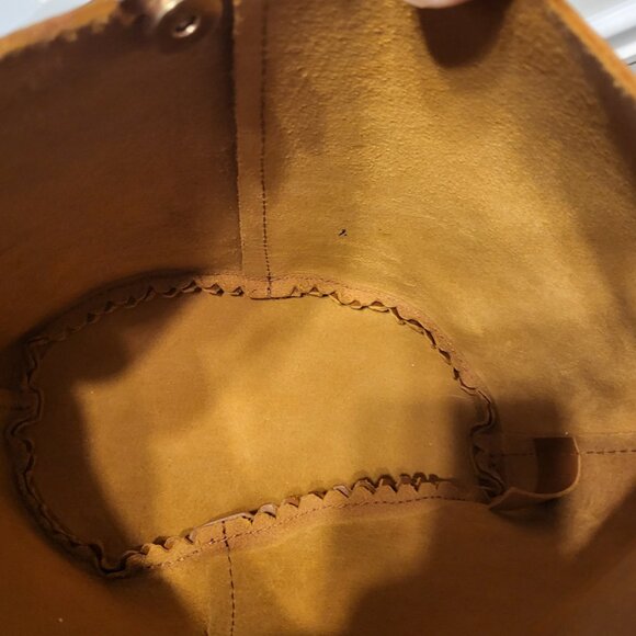 Portland Leather Kangaroo in Honey - Large - Picture 6 of 16